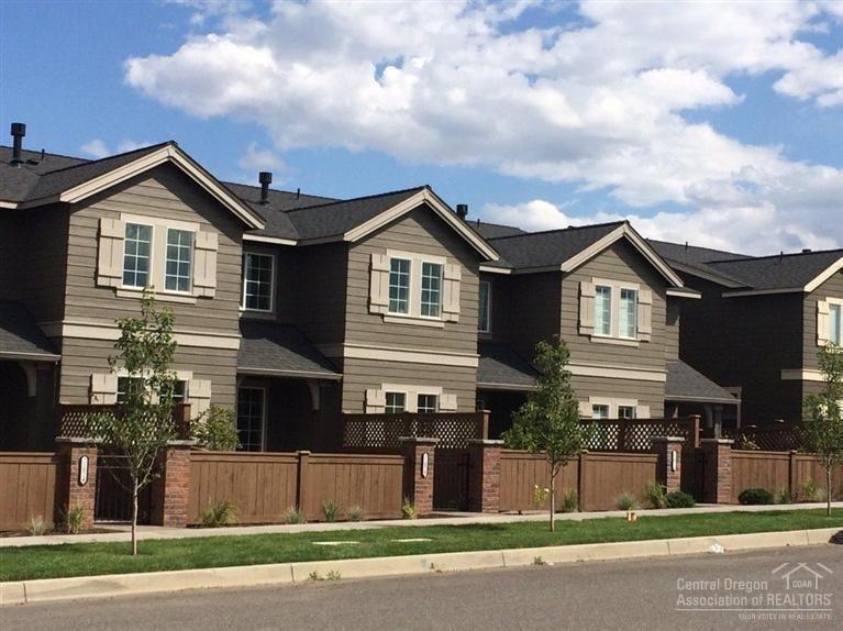 20751 NE Boulderfield Avenue, Bend, OR 97701 (MLS #201610056) :: Birtola Garmyn High Desert Realty