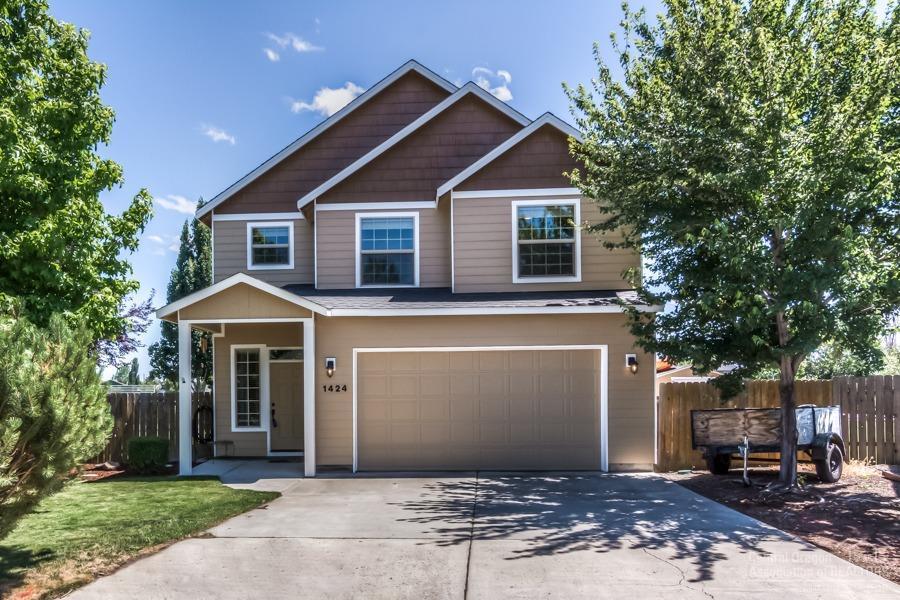 1424 Spruce Court - Photo 1