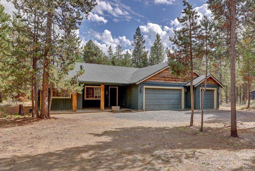 54748 Pinewood Avenue - Photo 1