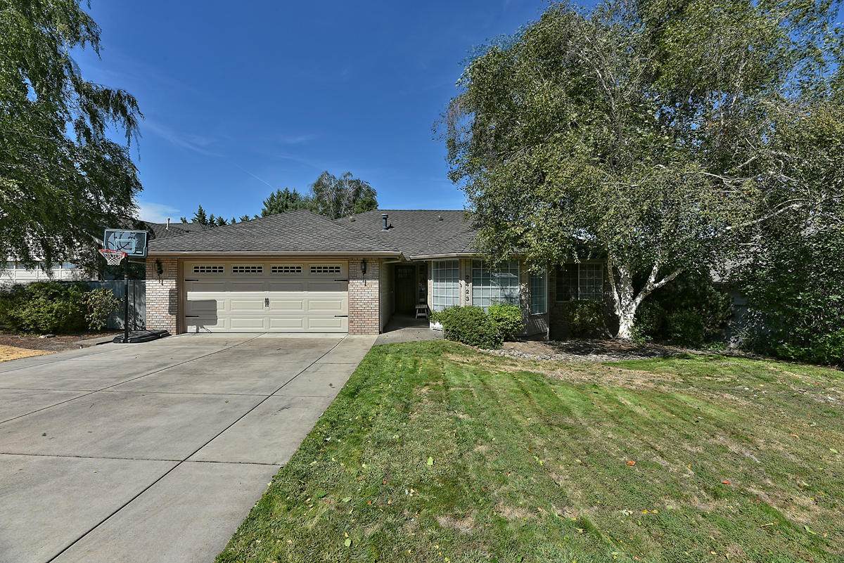2423 Meadow Creek Drive - Photo 1