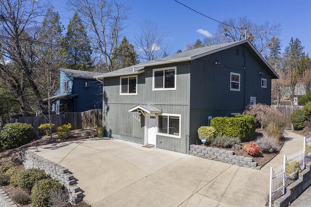 1214 Bellevue Place - Photo 1