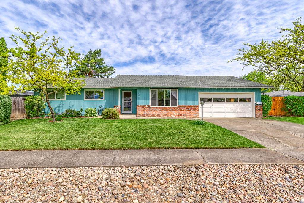 2208 Fairbanks Avenue - Photo 1