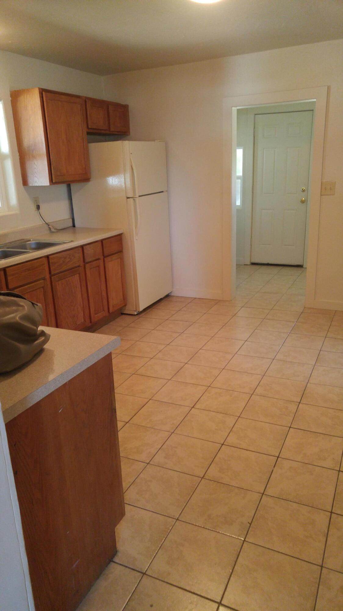 816 Oak Street - Photo 1