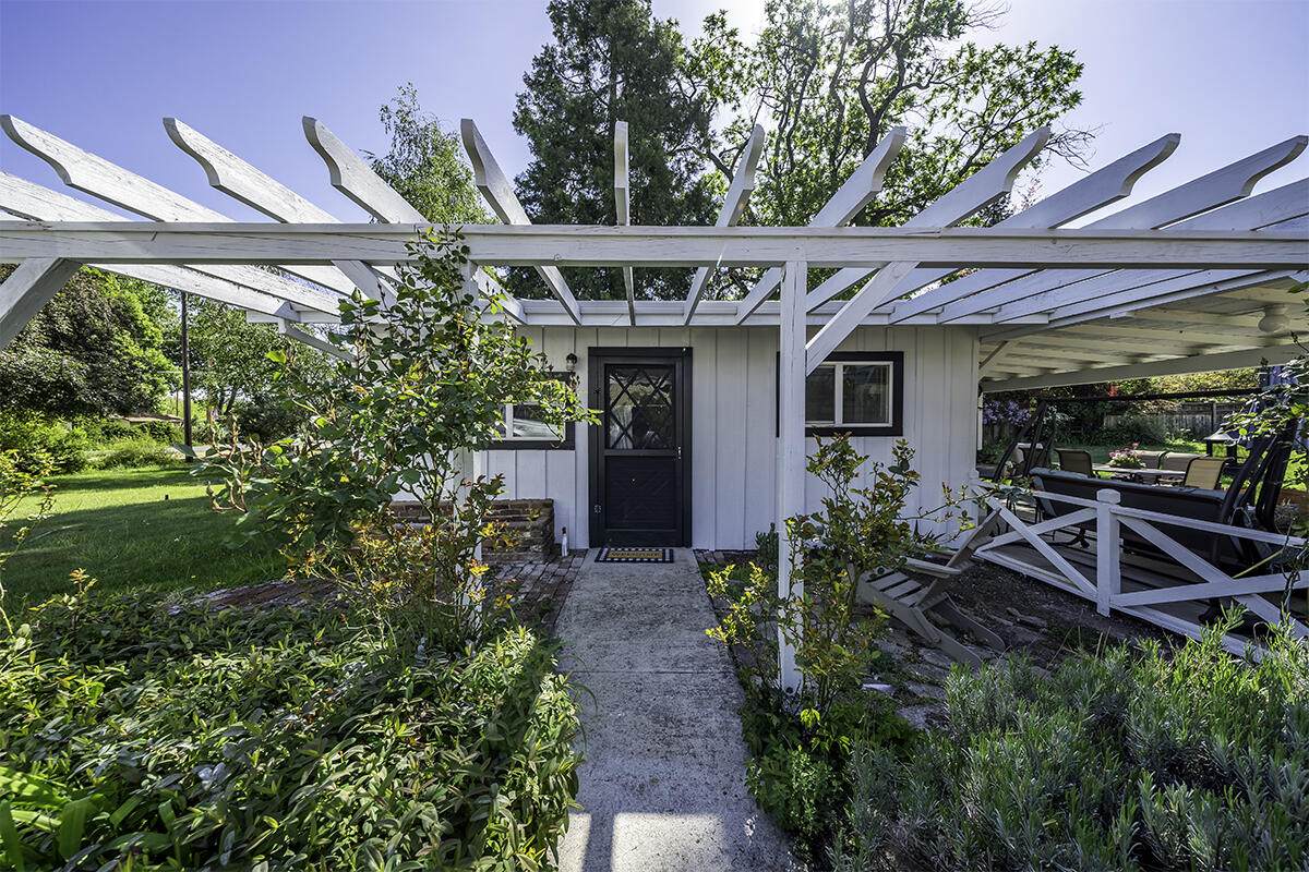710 Hueners Lane - Photo 1