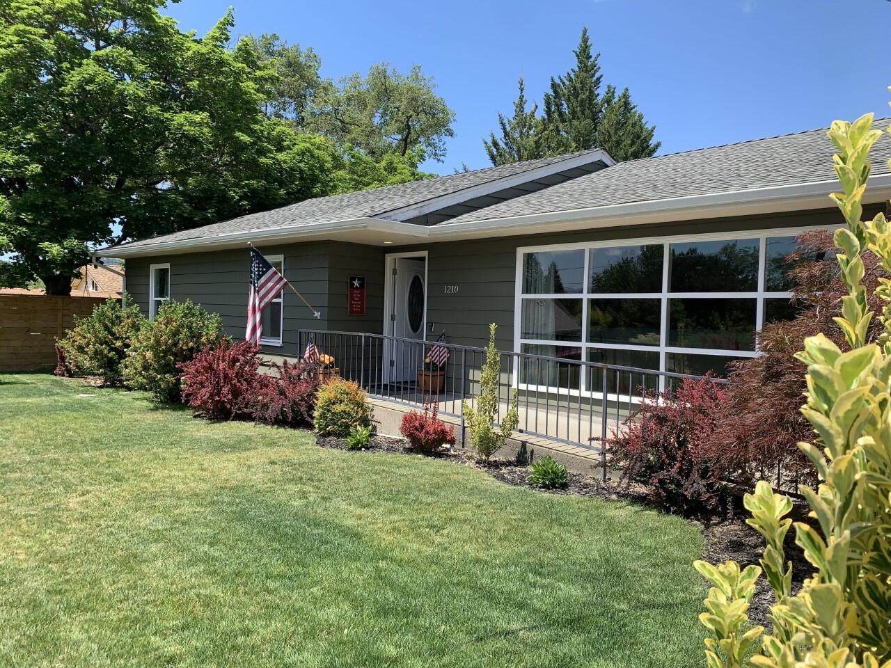 1210 Madrone Street - Photo 1