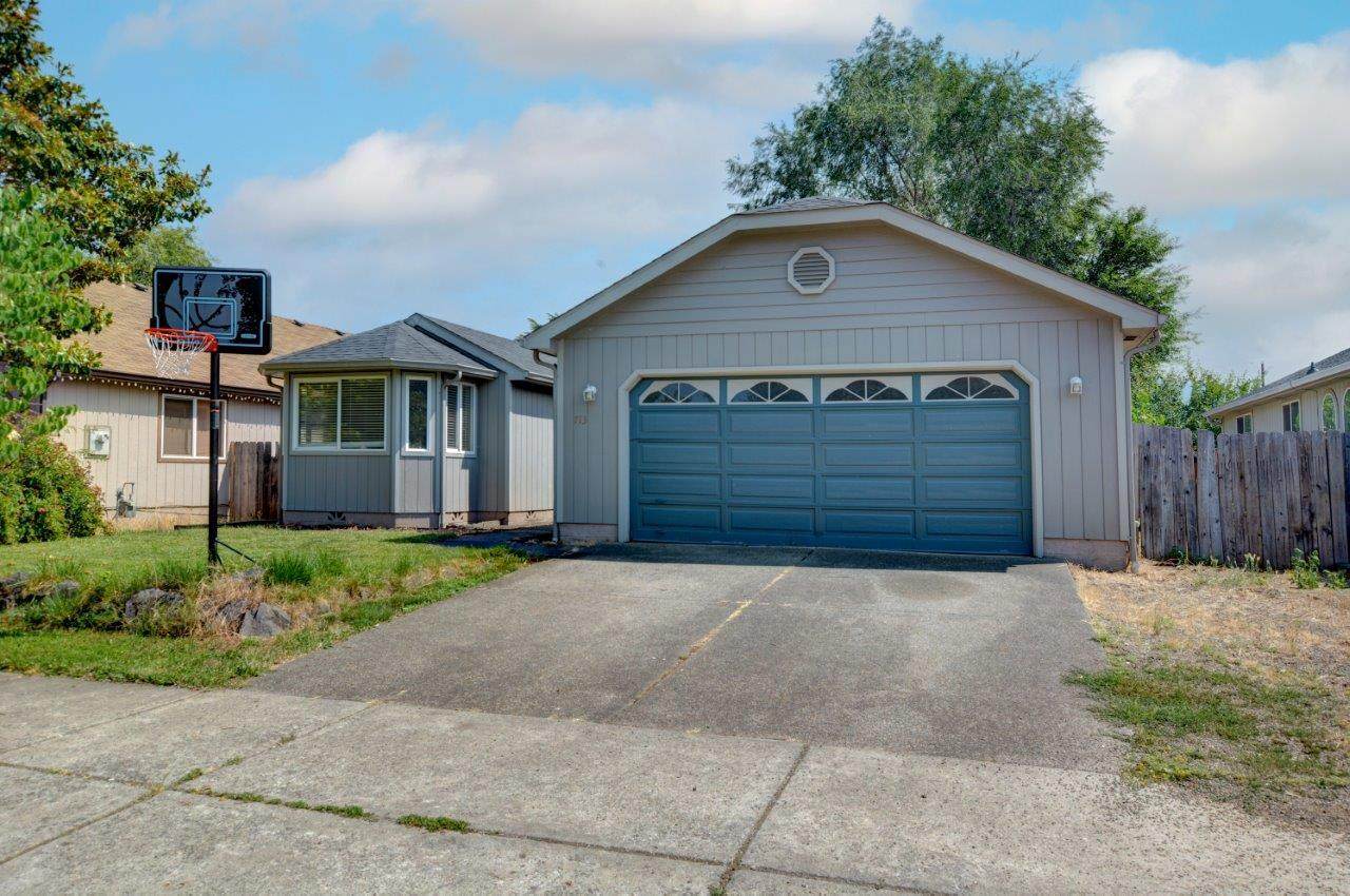 713 Halvorsen Street - Photo 1