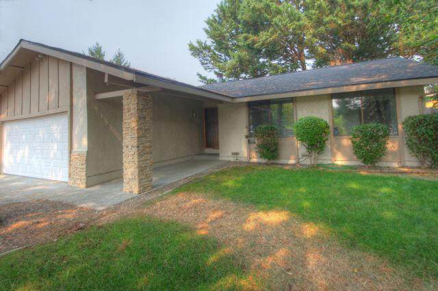 2613 Siskiyou Boulevard - Photo 1