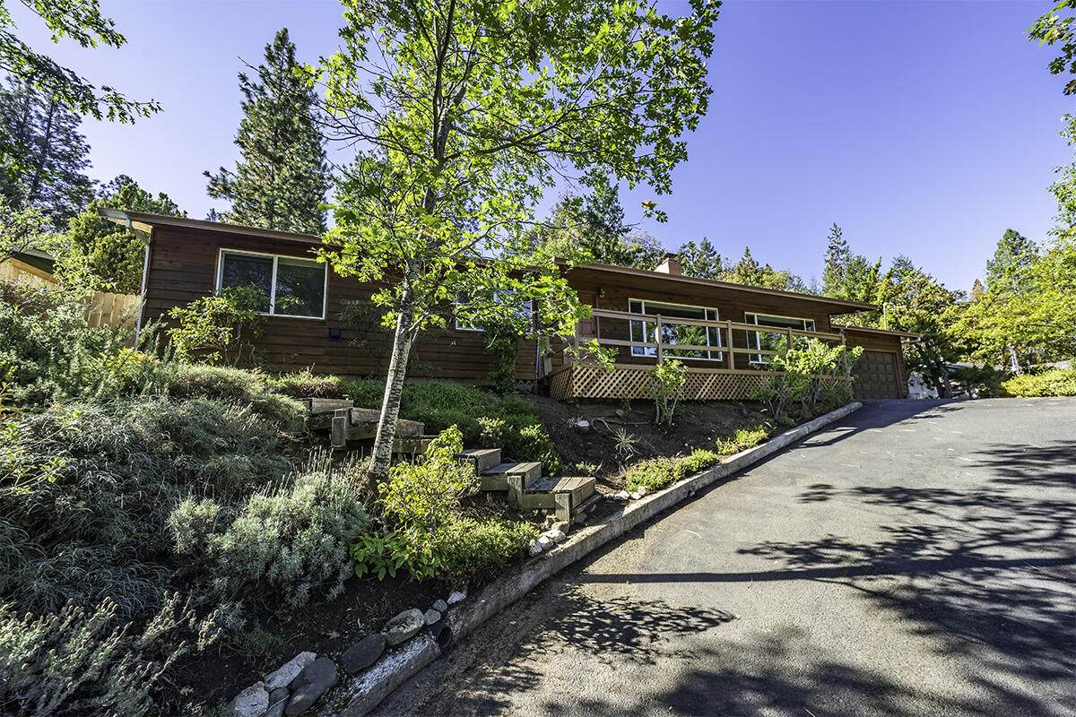1426 Woodland Drive - Photo 1