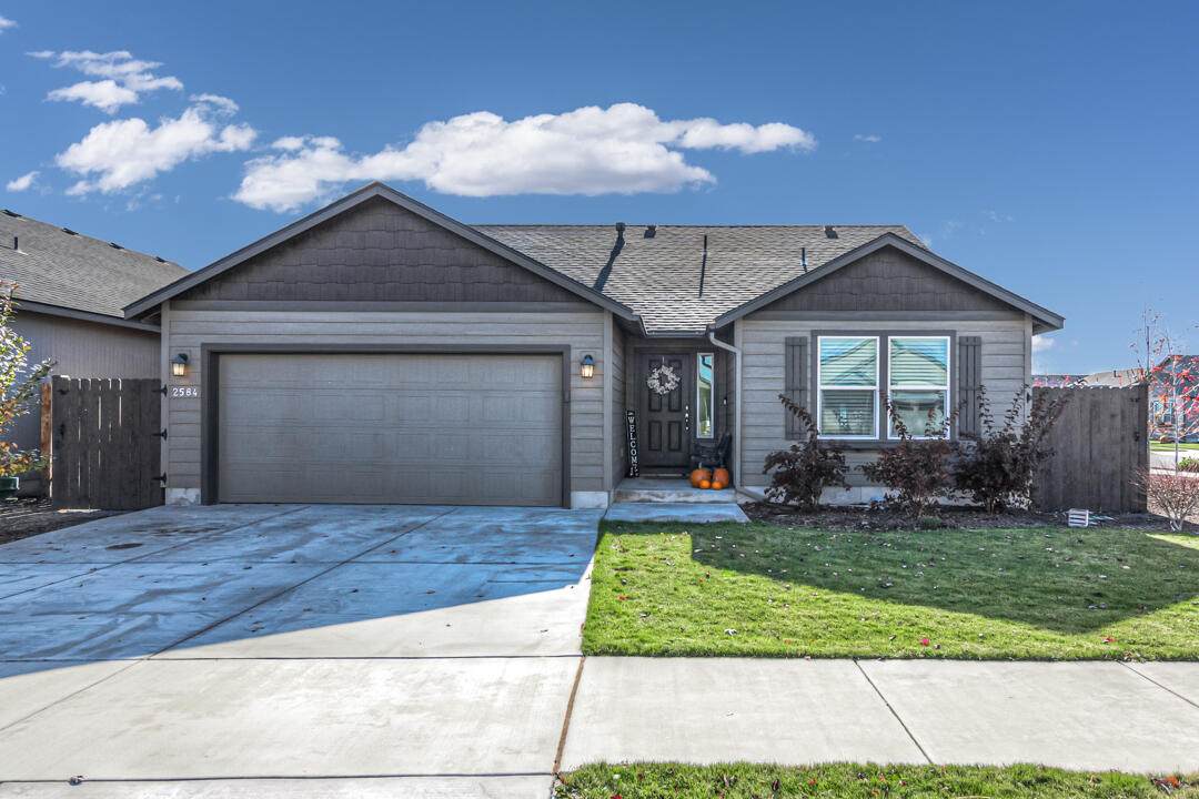 2584 Ivy Way - Photo 1