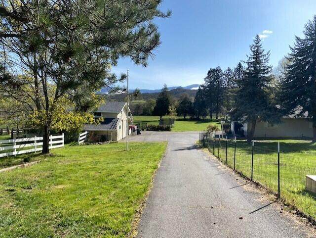 1121 Old Hwy 99 - Photo 1