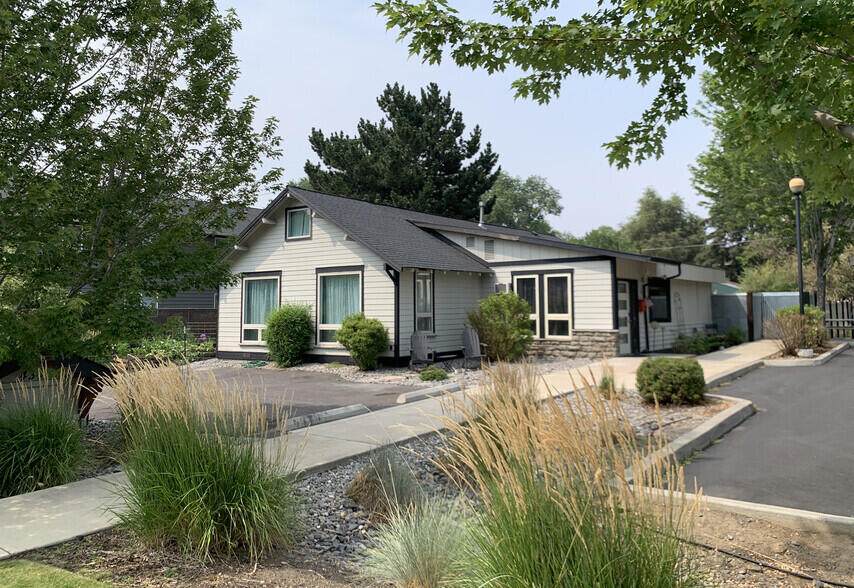434 Norton Avenue - Photo 1