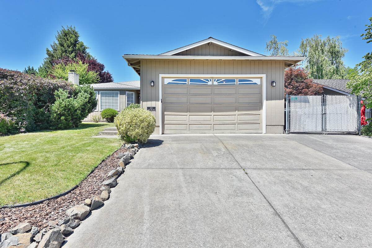 1121 Valley View Drive - Photo 1