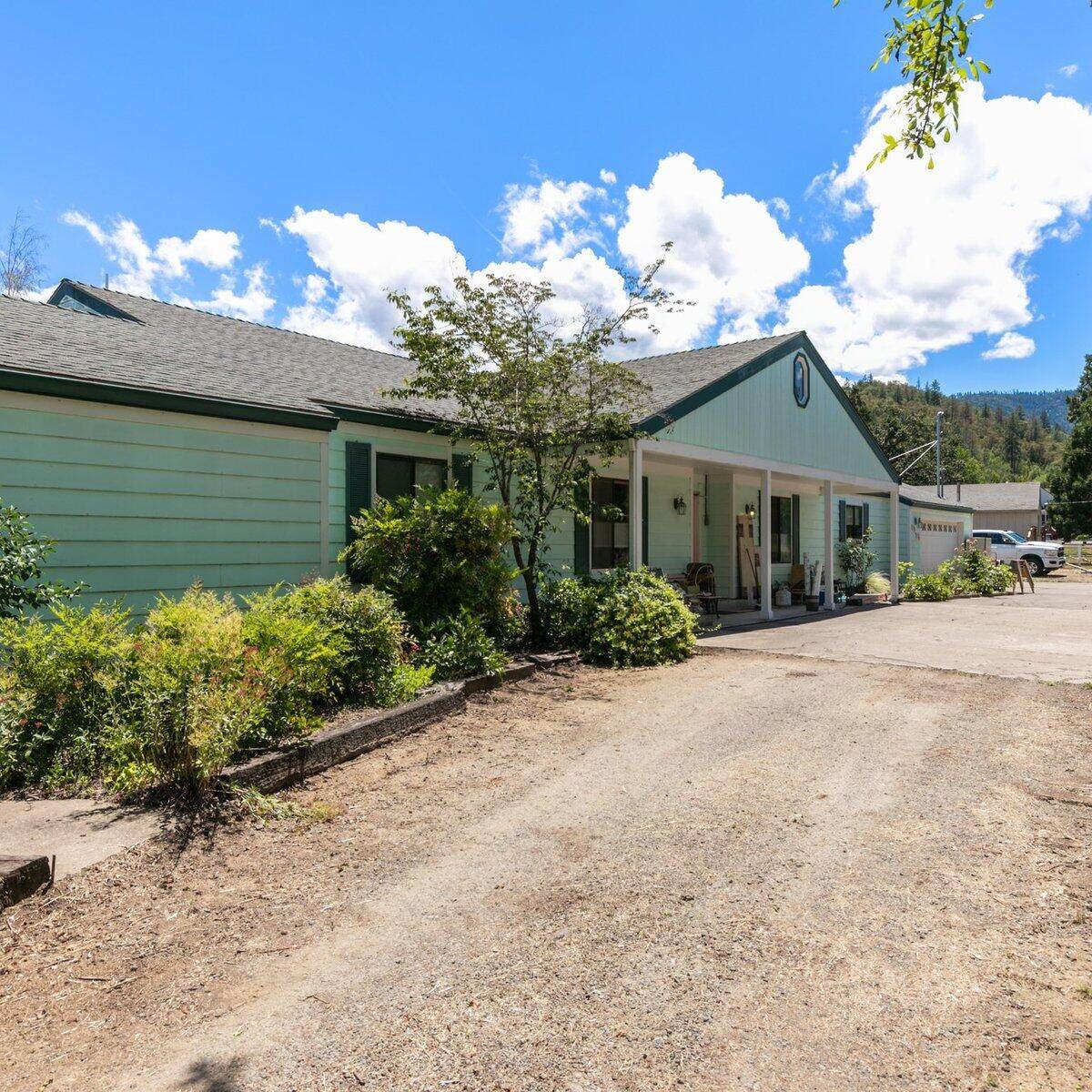 4025 Griffin Creek Road - Photo 1