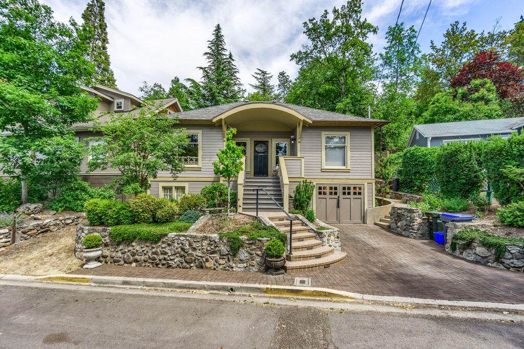 128 Pioneer Street - Photo 1