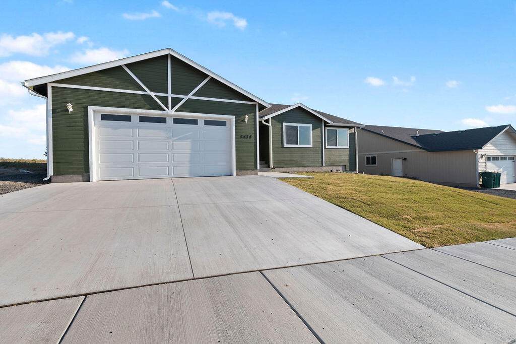 5438 Shalynn Dr - Photo 1