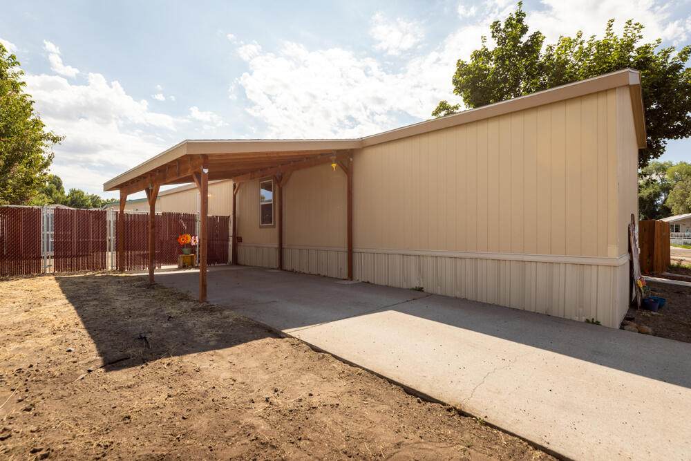 4647 Winter Ave - Photo 1