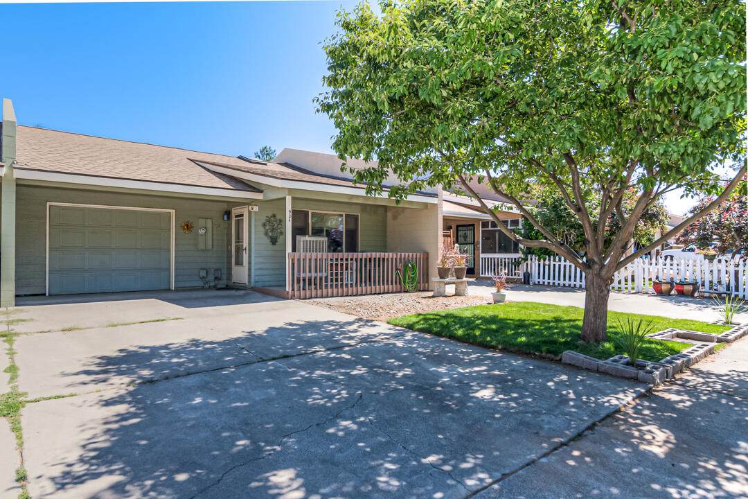 904 Stratford Court - Photo 1