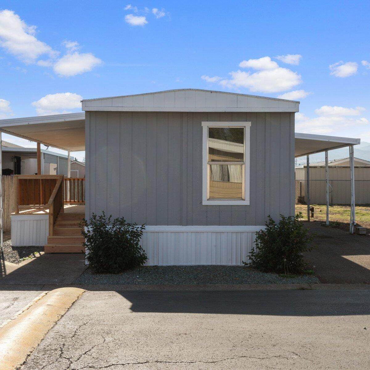 3555 Pacific Highway - Photo 1