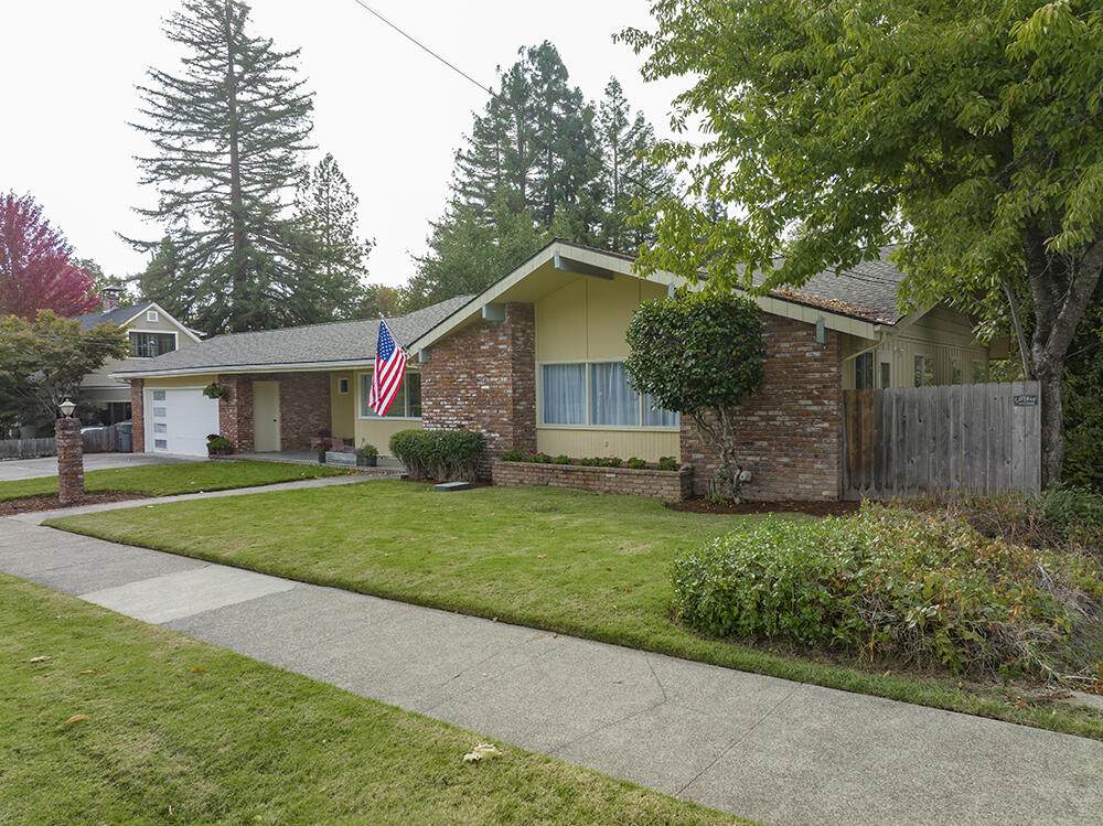 1244 Lawnridge Avenue - Photo 1