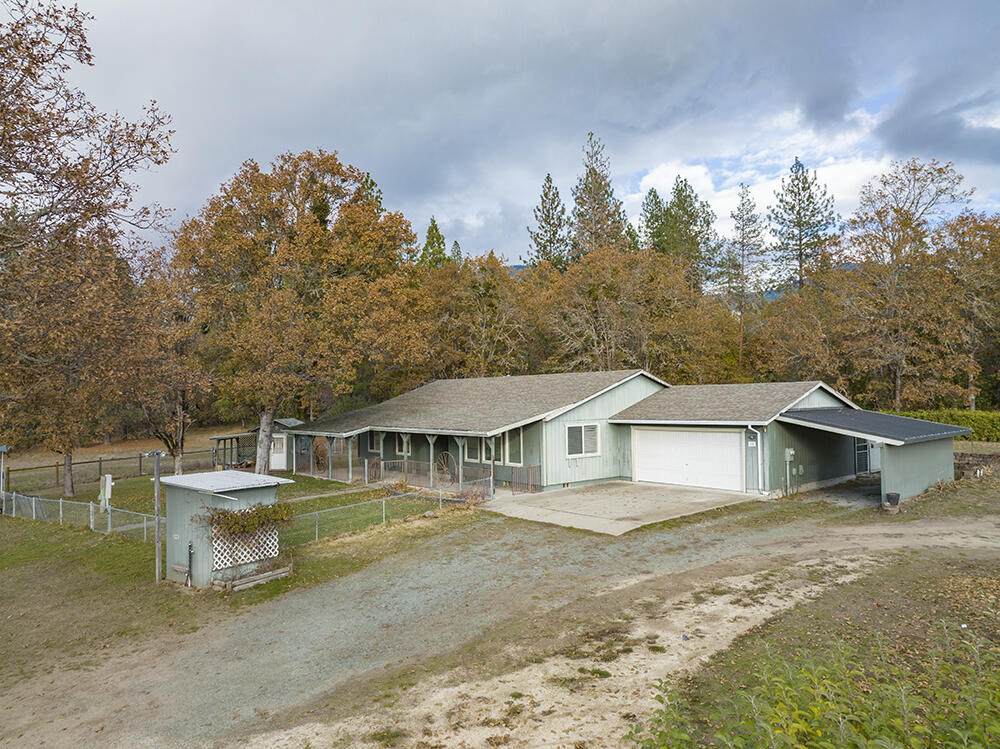 180 Mary Harris Way - Photo 1
