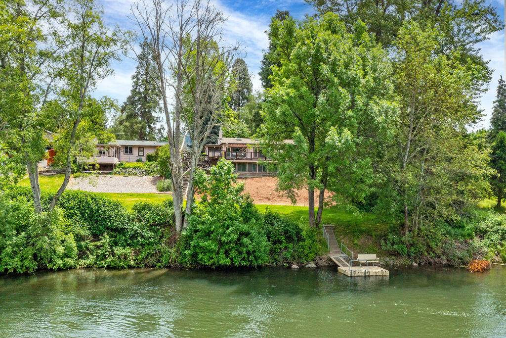 3156 Rogue River Highway - Photo 1