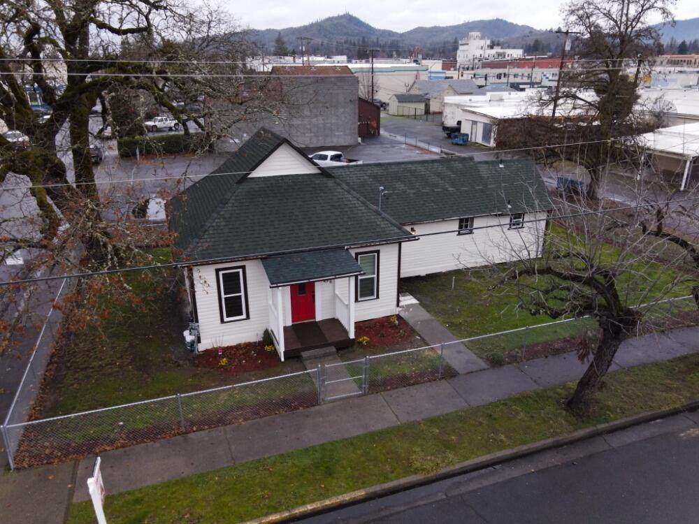316 8th Street - Photo 1