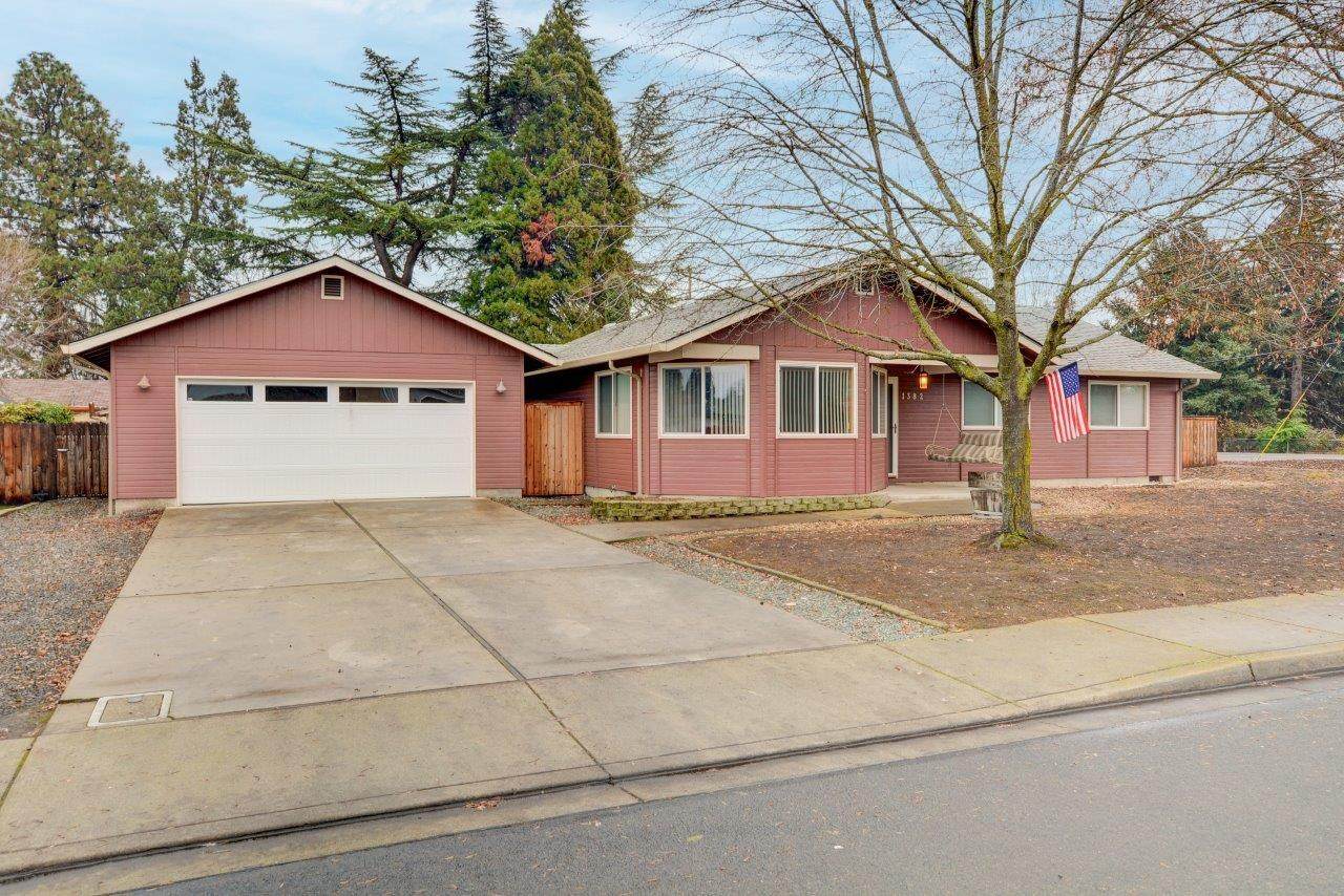 1382 Heather Lane - Photo 1