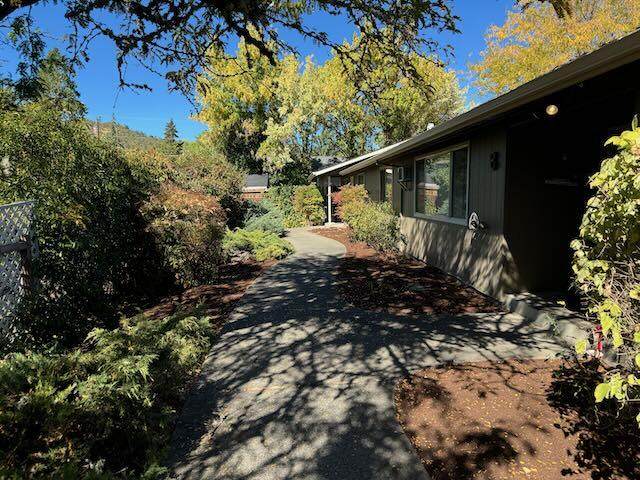 1408 G Street - Photo 1