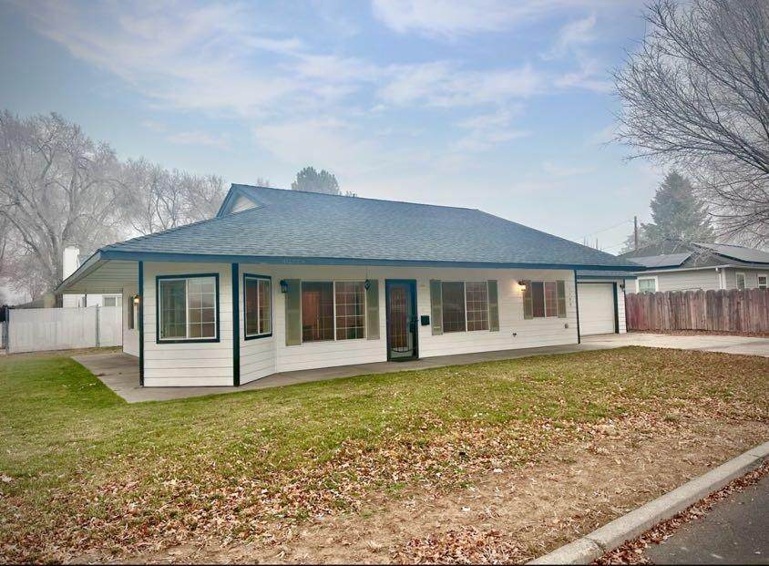 1109 Ochoco Avenue - Photo 1