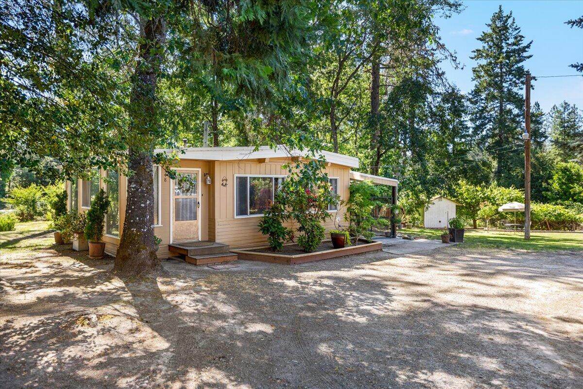 548 Moonbeam Lane - Photo 1