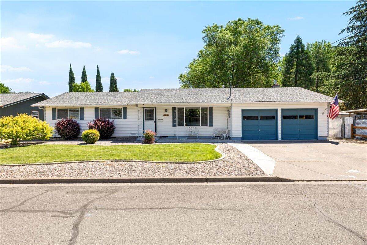 1210 Comet Way - Photo 1