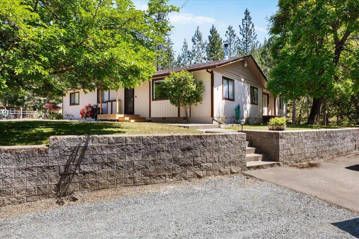 550 Bolt Mountain Road - Photo 1