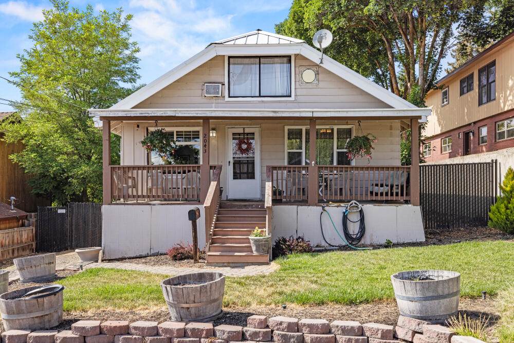 2043 Melrose Street - Photo 1