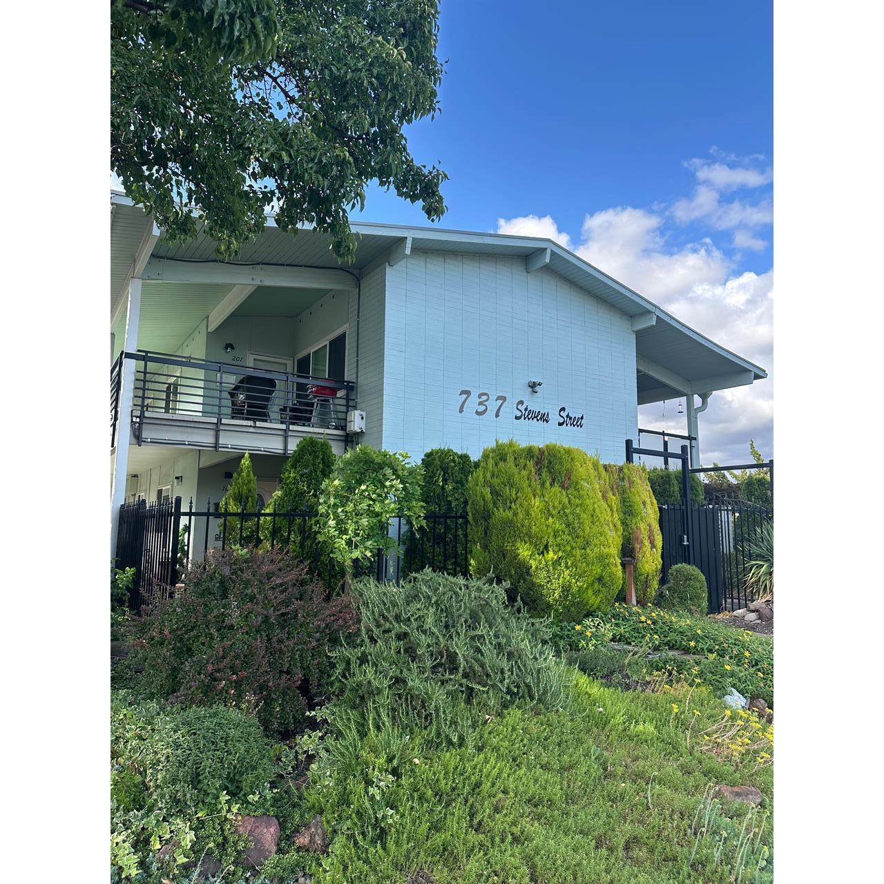 737 Stevens Street - Photo 1