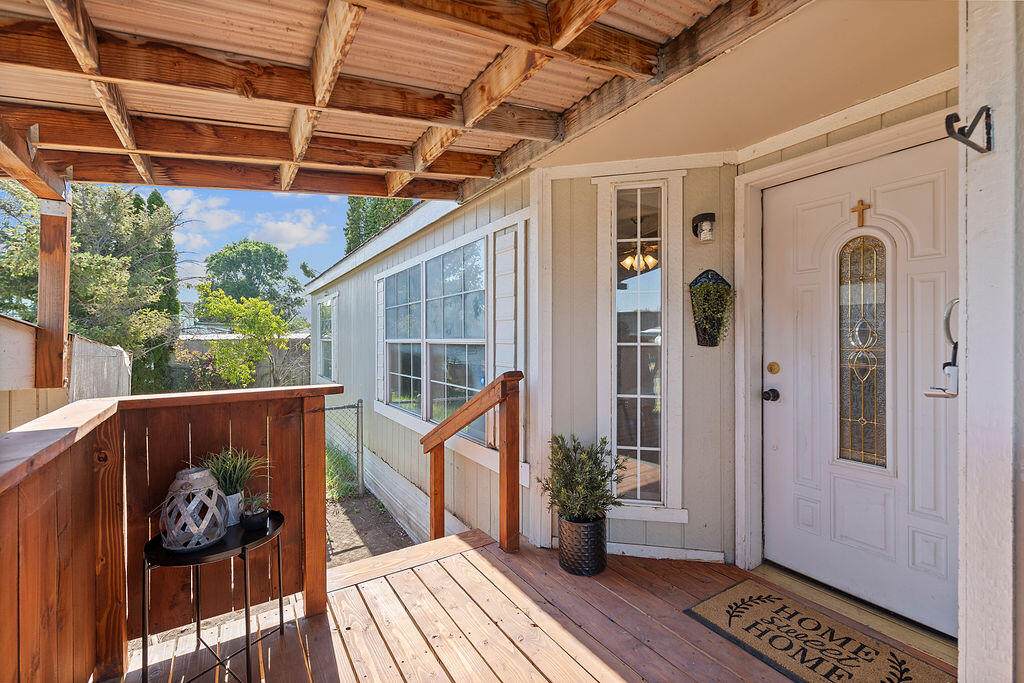 185 Harwood Street - Photo 1