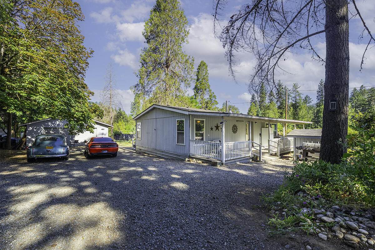 198 Gordon Way - Photo 1