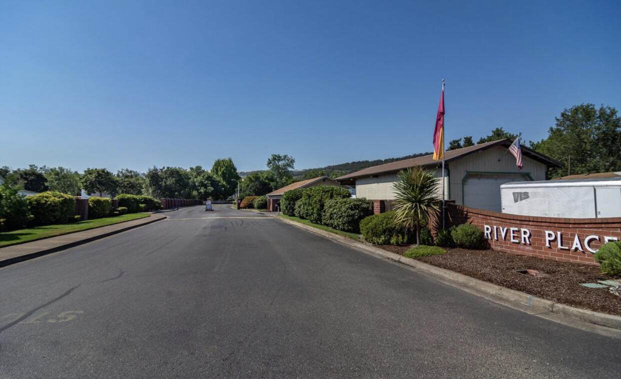 134 Owyhee Lane - Photo 1