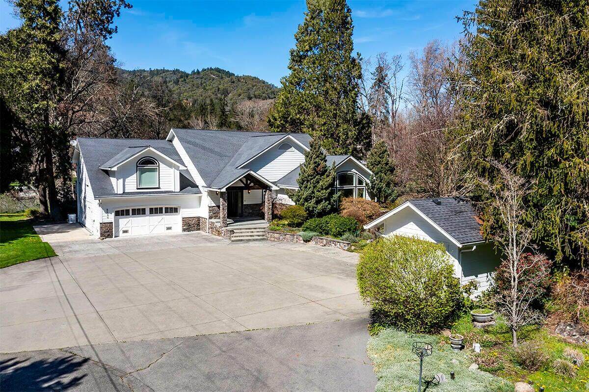 8550 Rogue River Highway - Photo 1