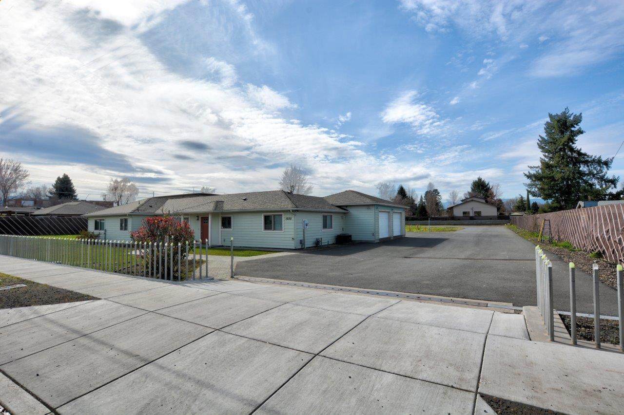 1225 Corona Avenue - Photo 1