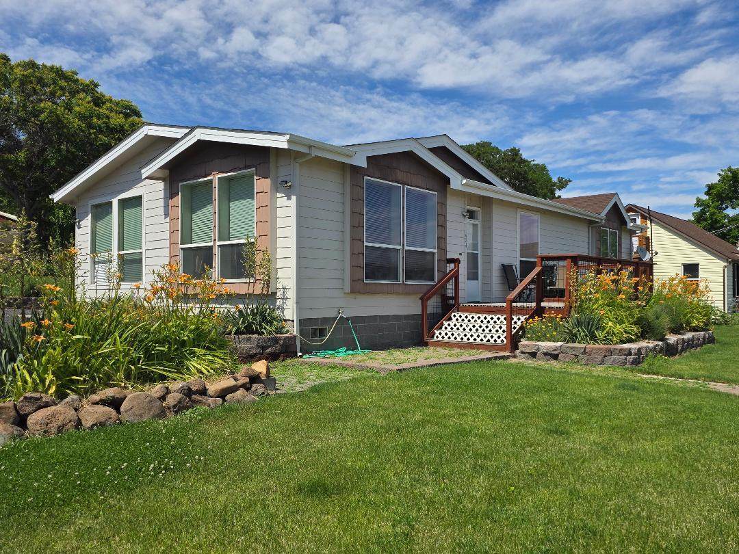 624 Dufur Avenue - Photo 1