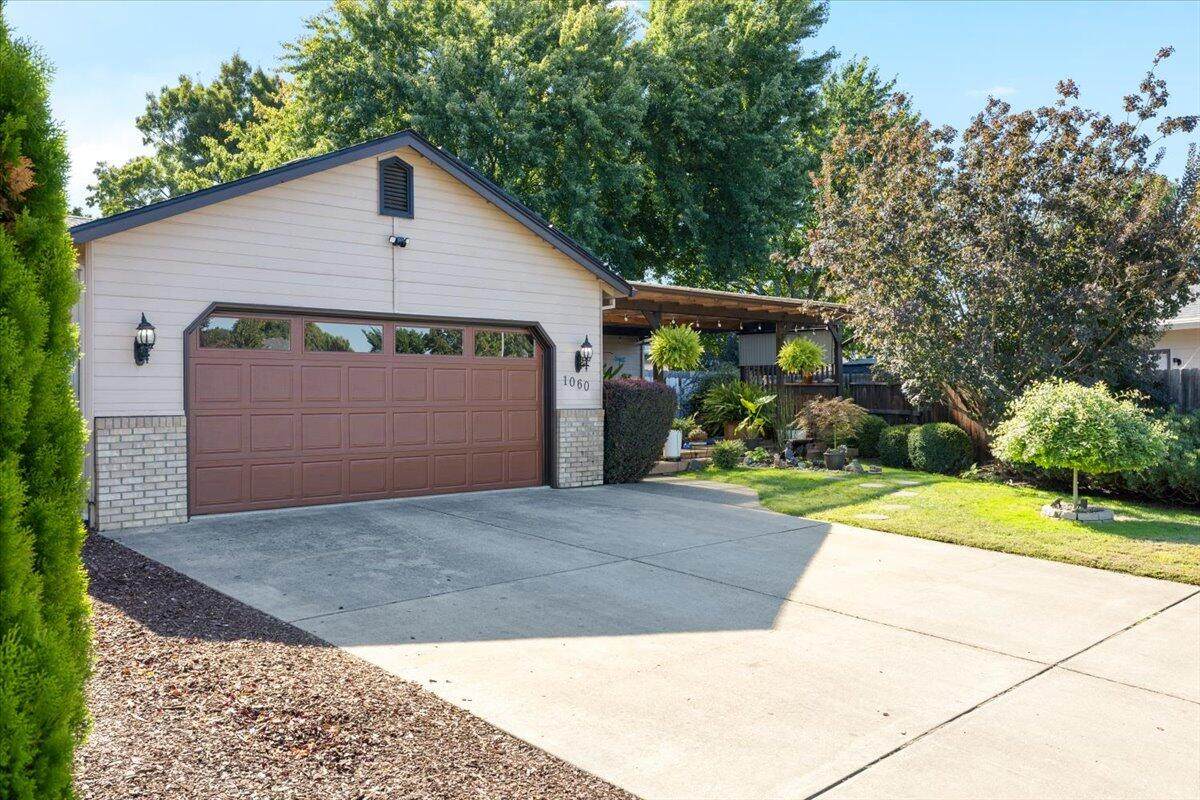 1060 Hopkins Road - Photo 1