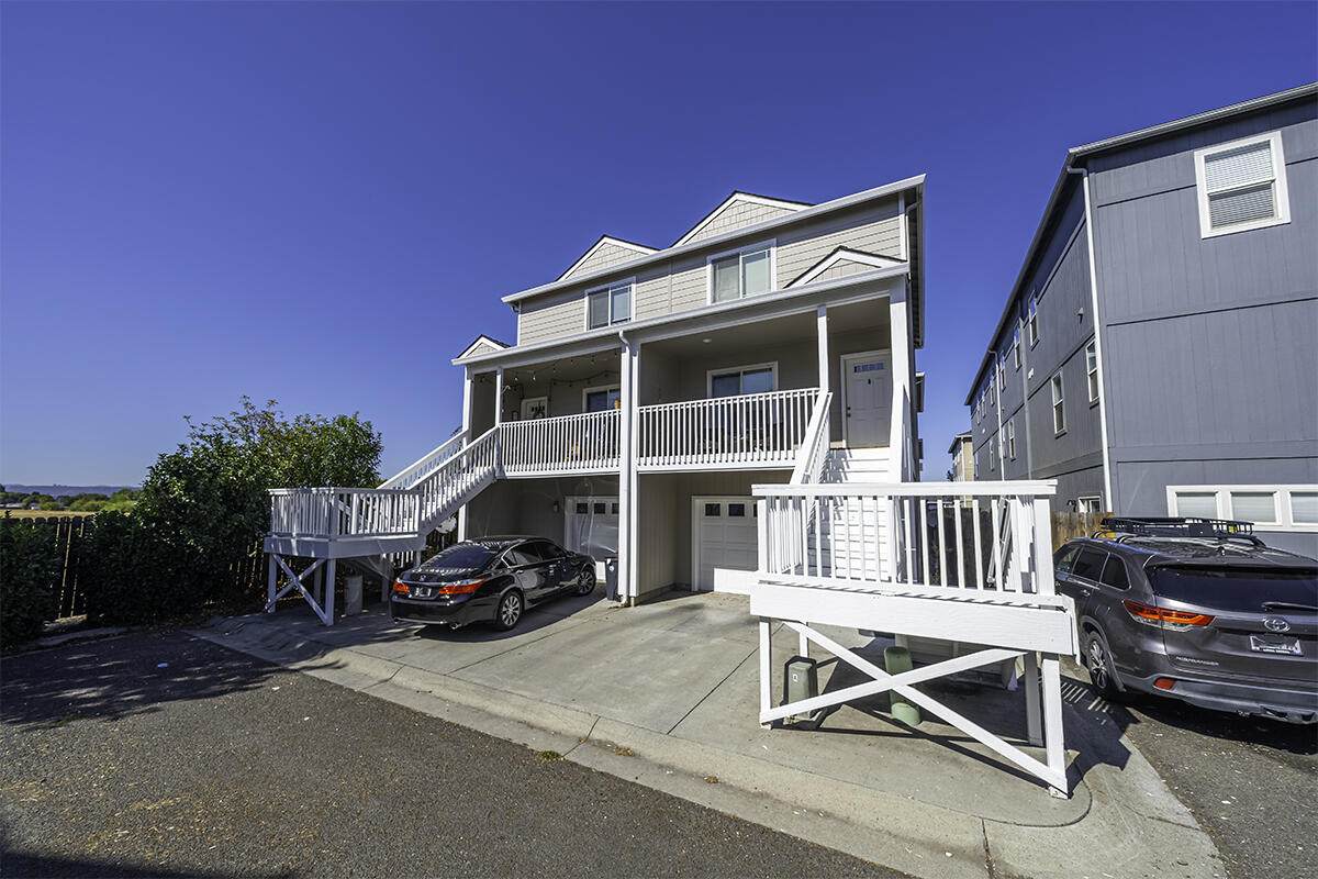 7875 Jacqueline Way - Photo 1