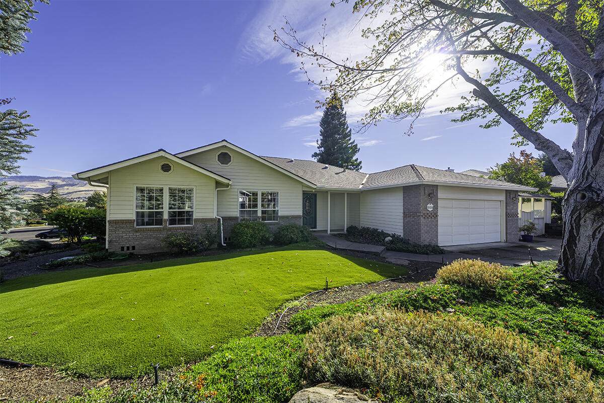 938 Cypress Point Loop - Photo 1