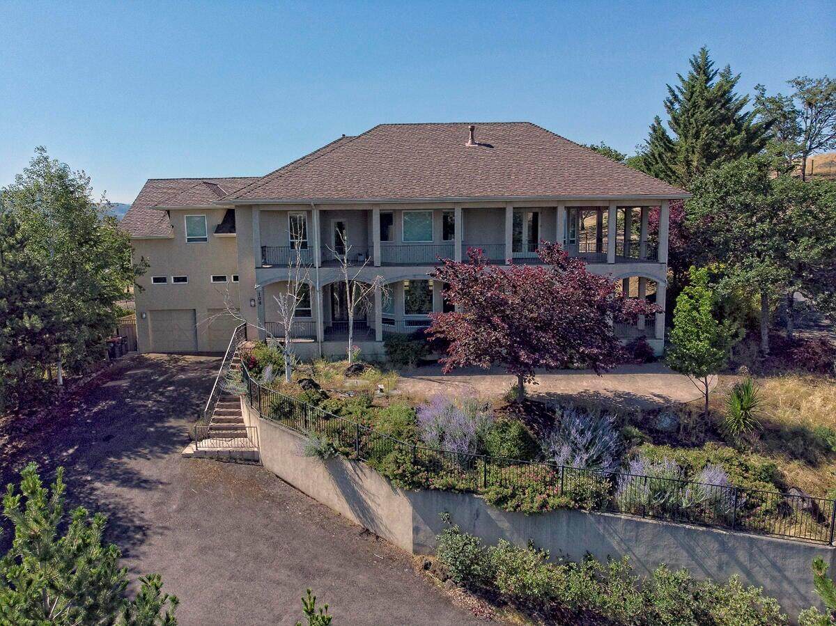 104 Monterey Drive - Photo 1