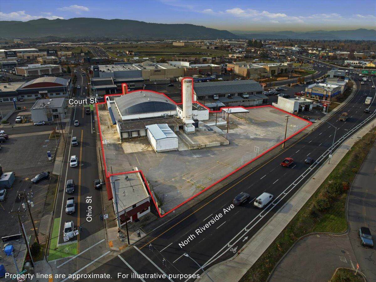 1300 Court Street - Photo 1