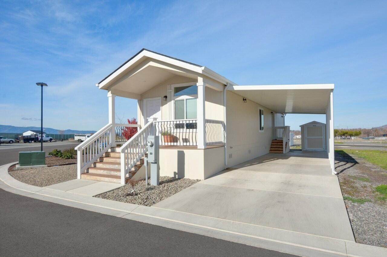 3966 Pacific Highway - Photo 1