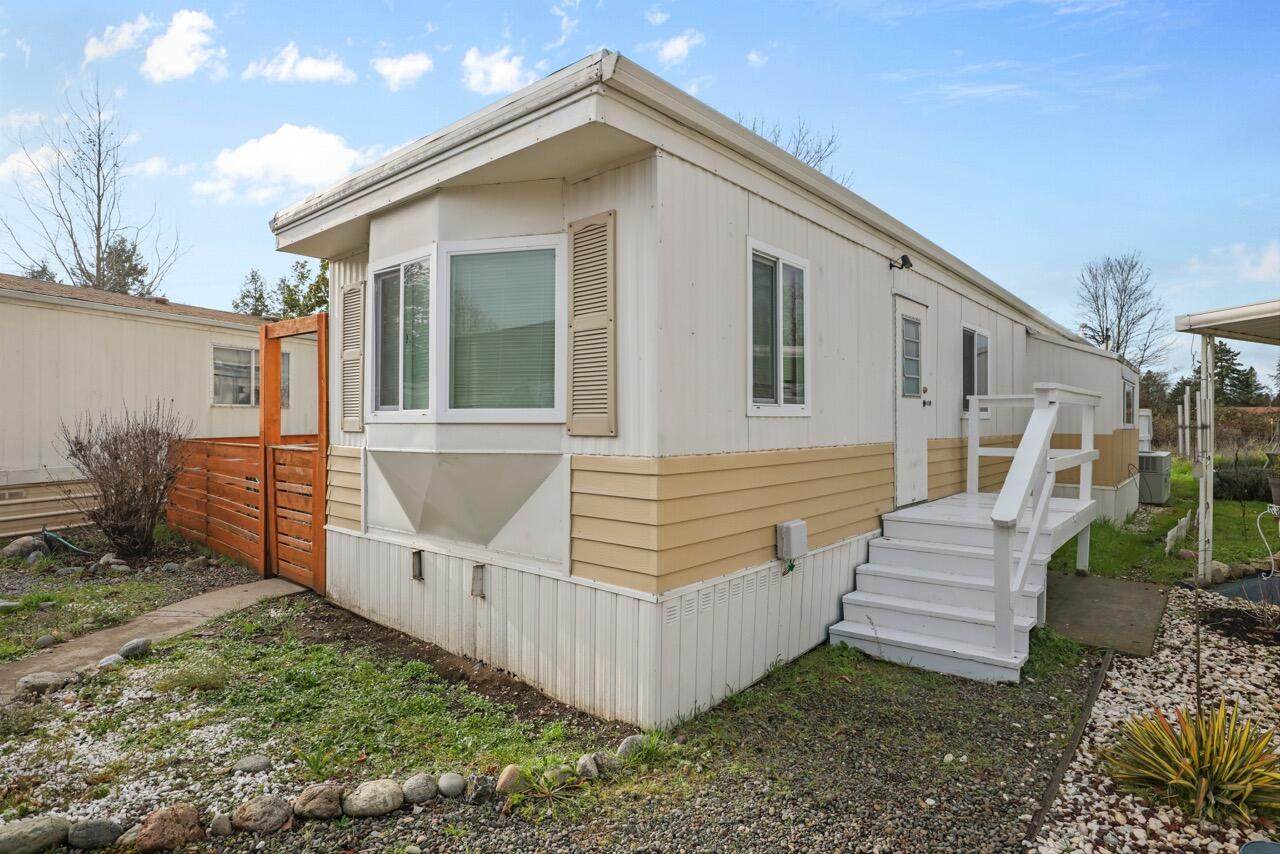 111 Briarwood Way - Photo 1