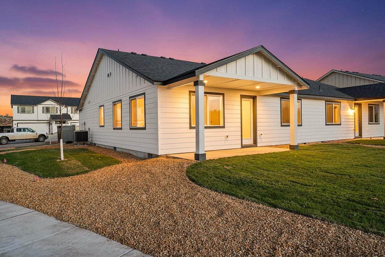 891 Starview Avenue - Photo 1