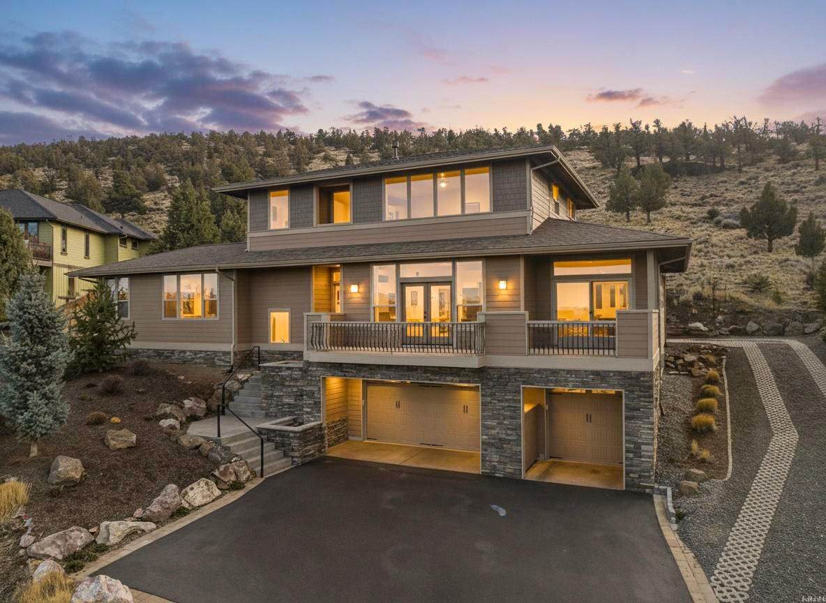 864 Highland View Loop - Photo 1