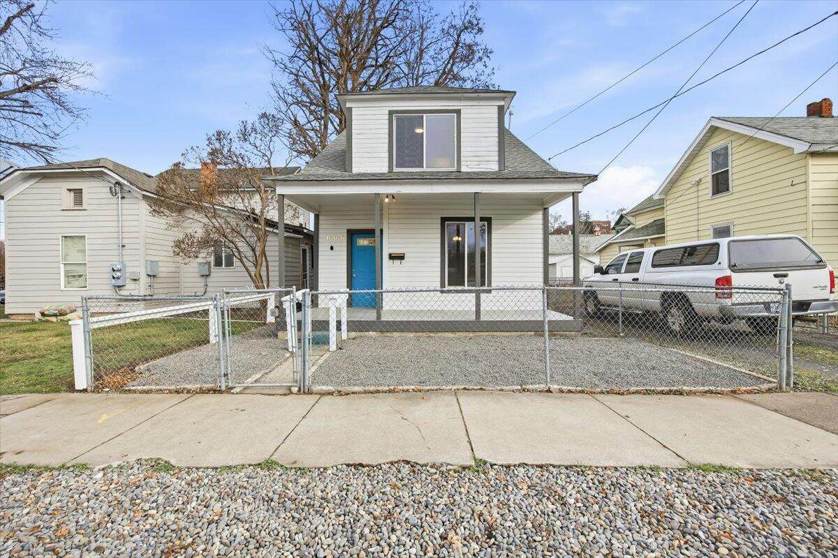606 2nd Street - Photo 1
